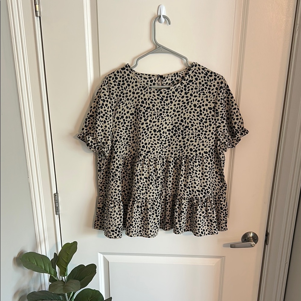 Black and Cream Dalmatian/cheetah print top. Loose and flowy
